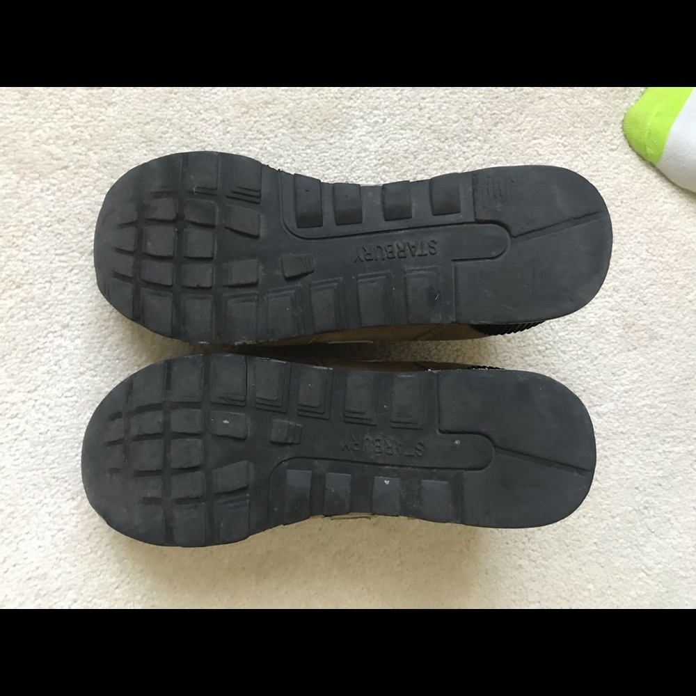 Shoes - Picture 6 of 9